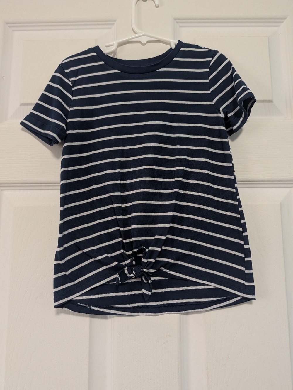 wonder nation Navy and White Striped Tee with Logo Tag  Size 4T